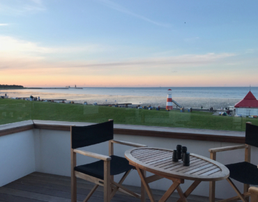 Seaview Appartment Austernbank Cuxhaven Balcony directly on the dyke with panoramic view