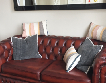 Seaview Appartment Austernbank Cuxhaven Ausblick Couch